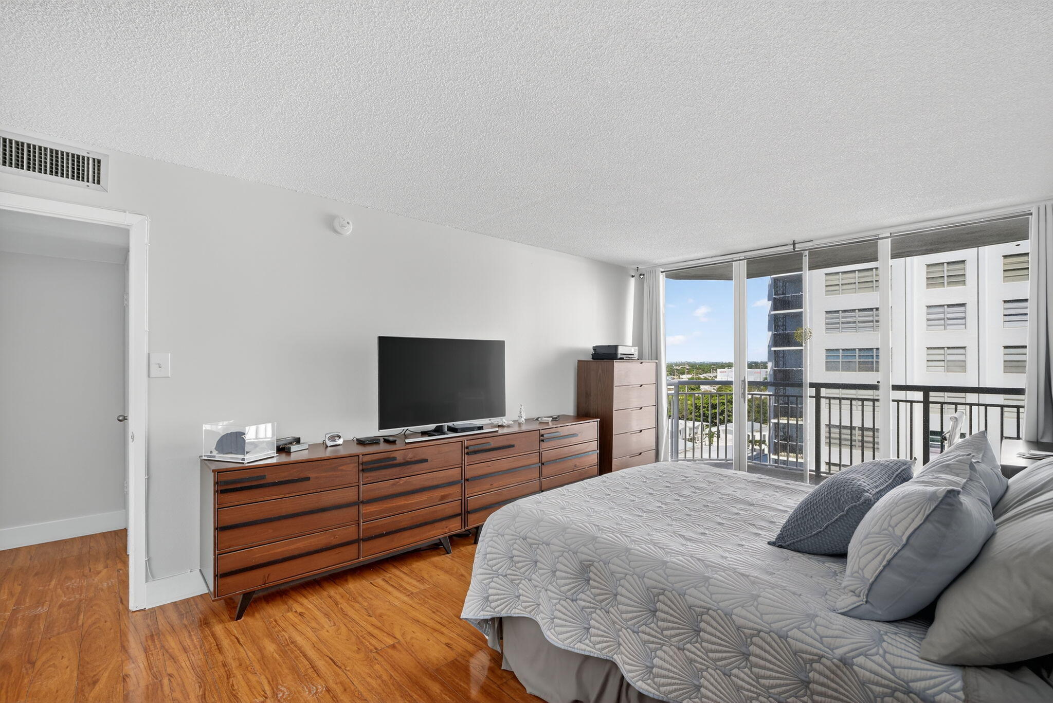 18051 Biscayne Boulevard 1104