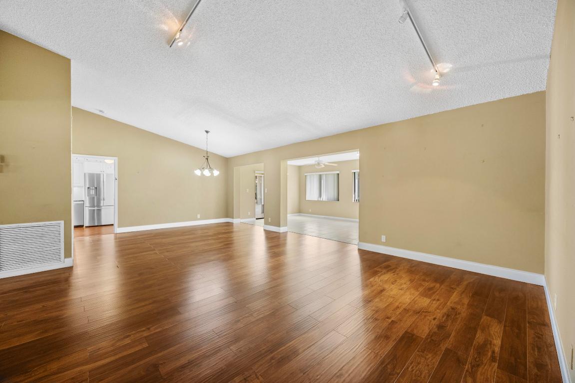 7974 Cloverfield Circle