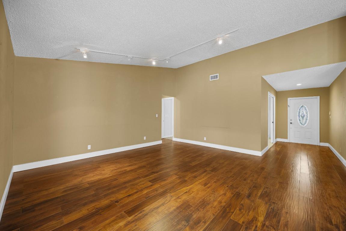 7974 Cloverfield Circle