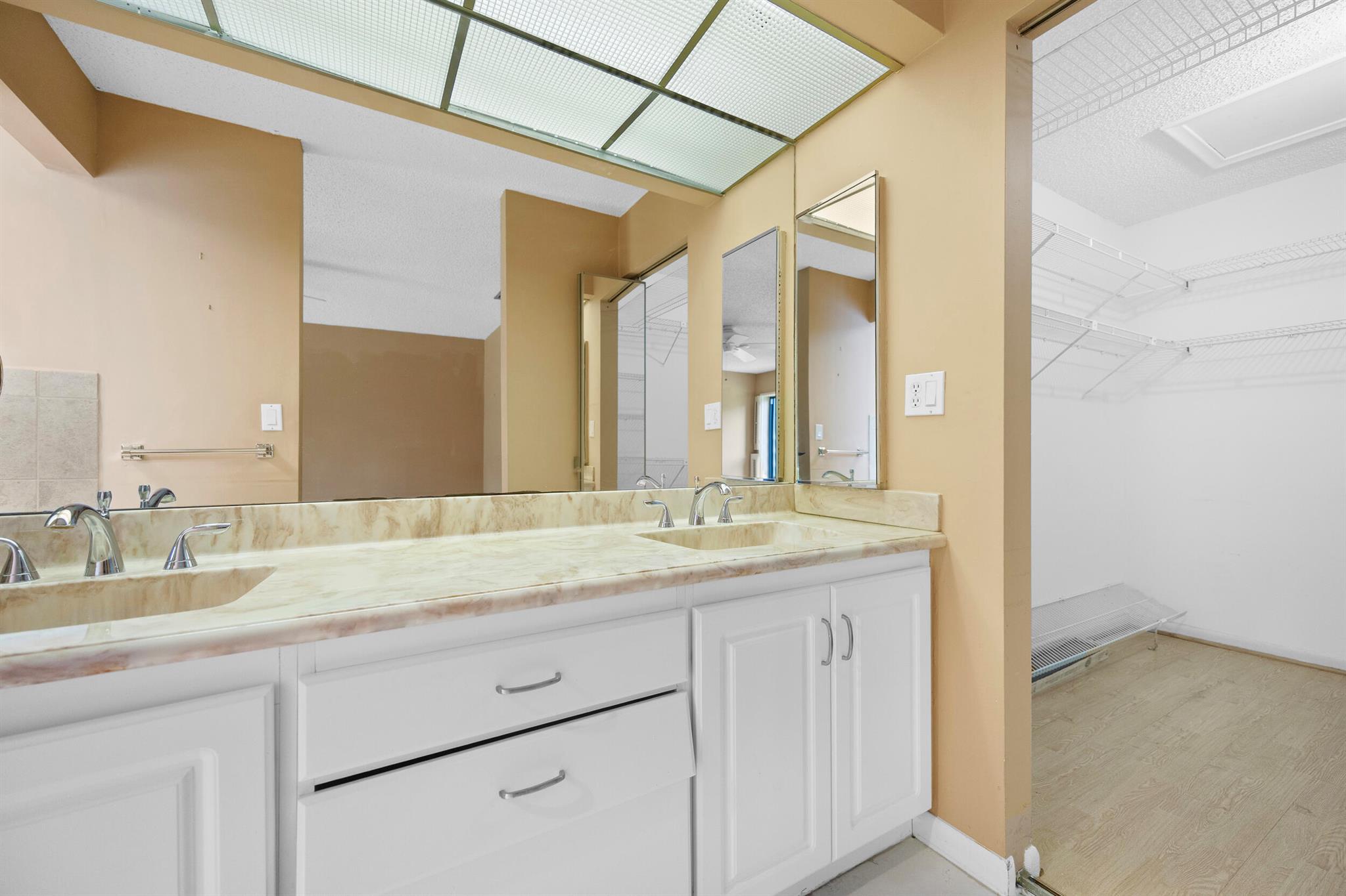 7974 Cloverfield Circle