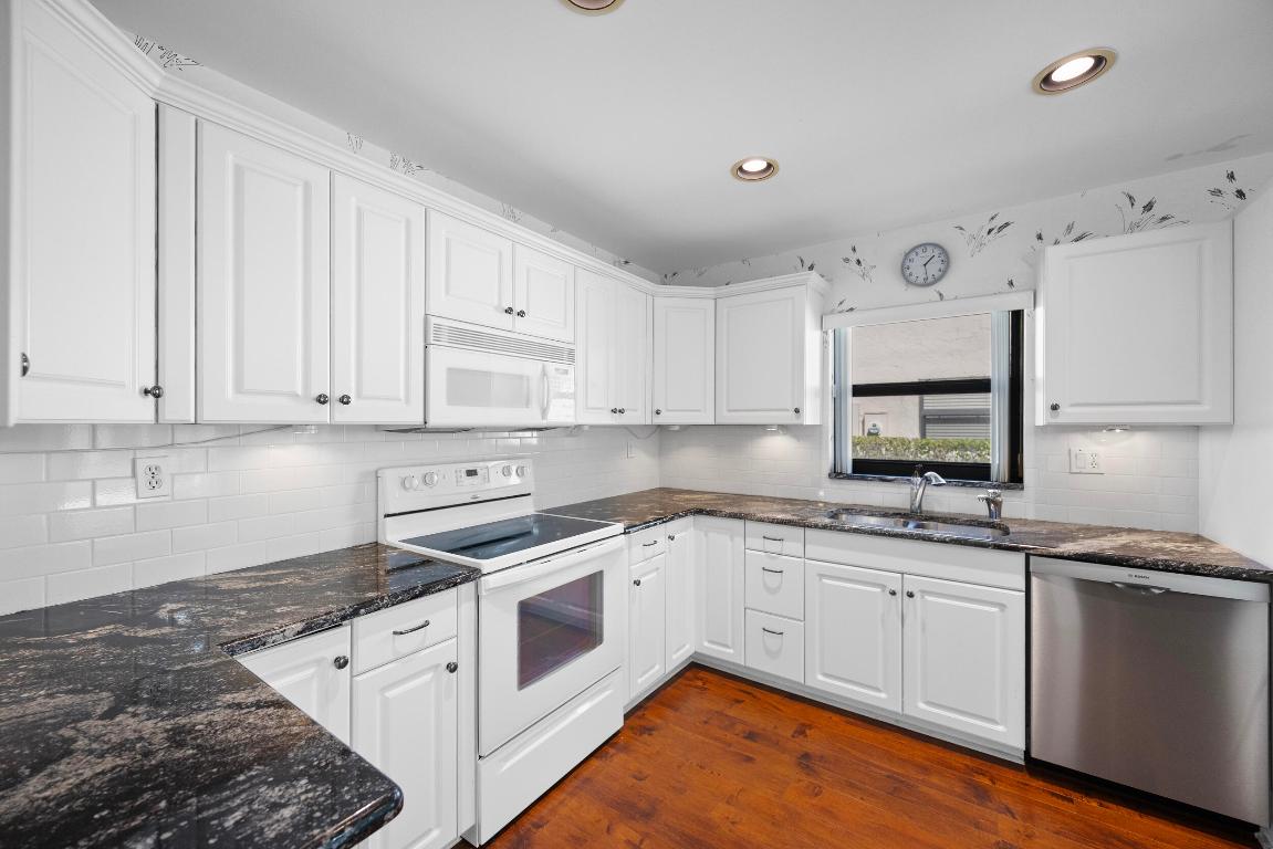 7974 Cloverfield Circle