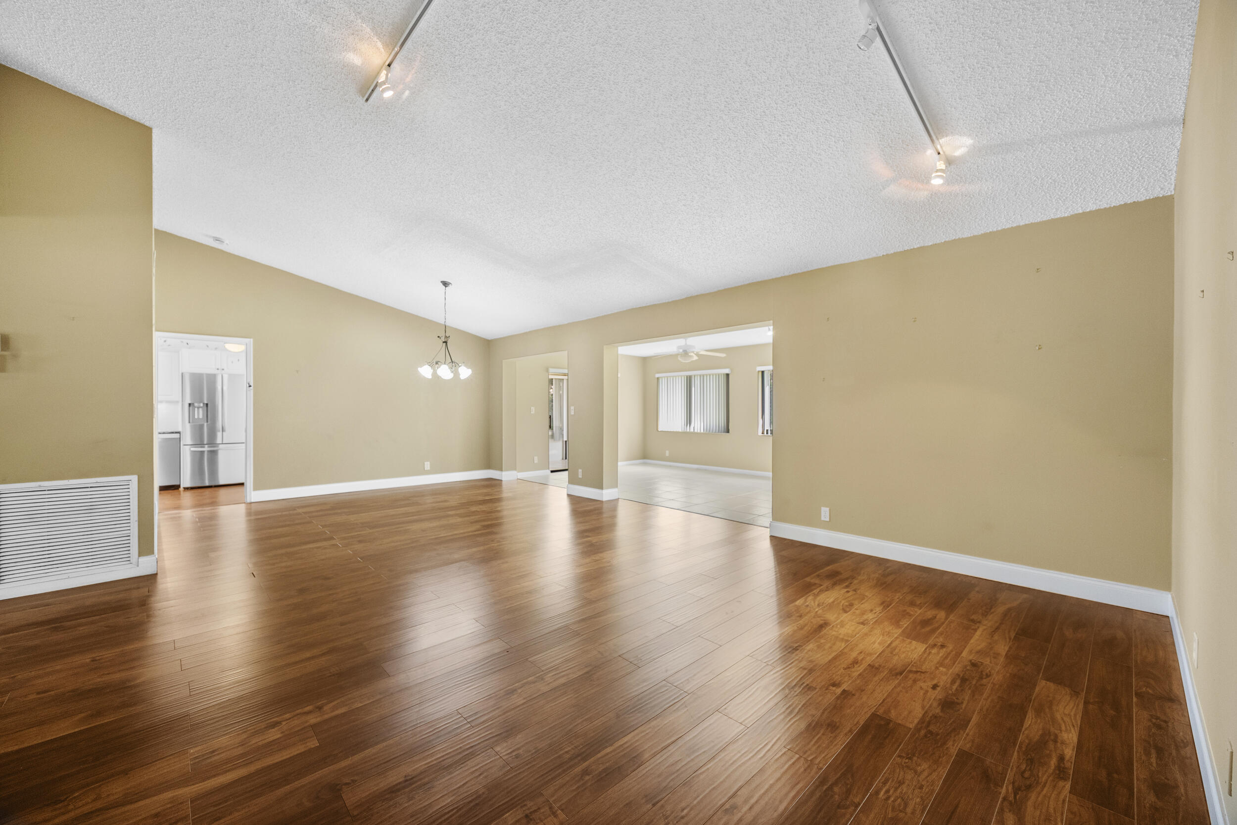 7974 Cloverfield Circle