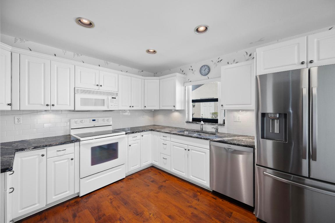 7974 Cloverfield Circle