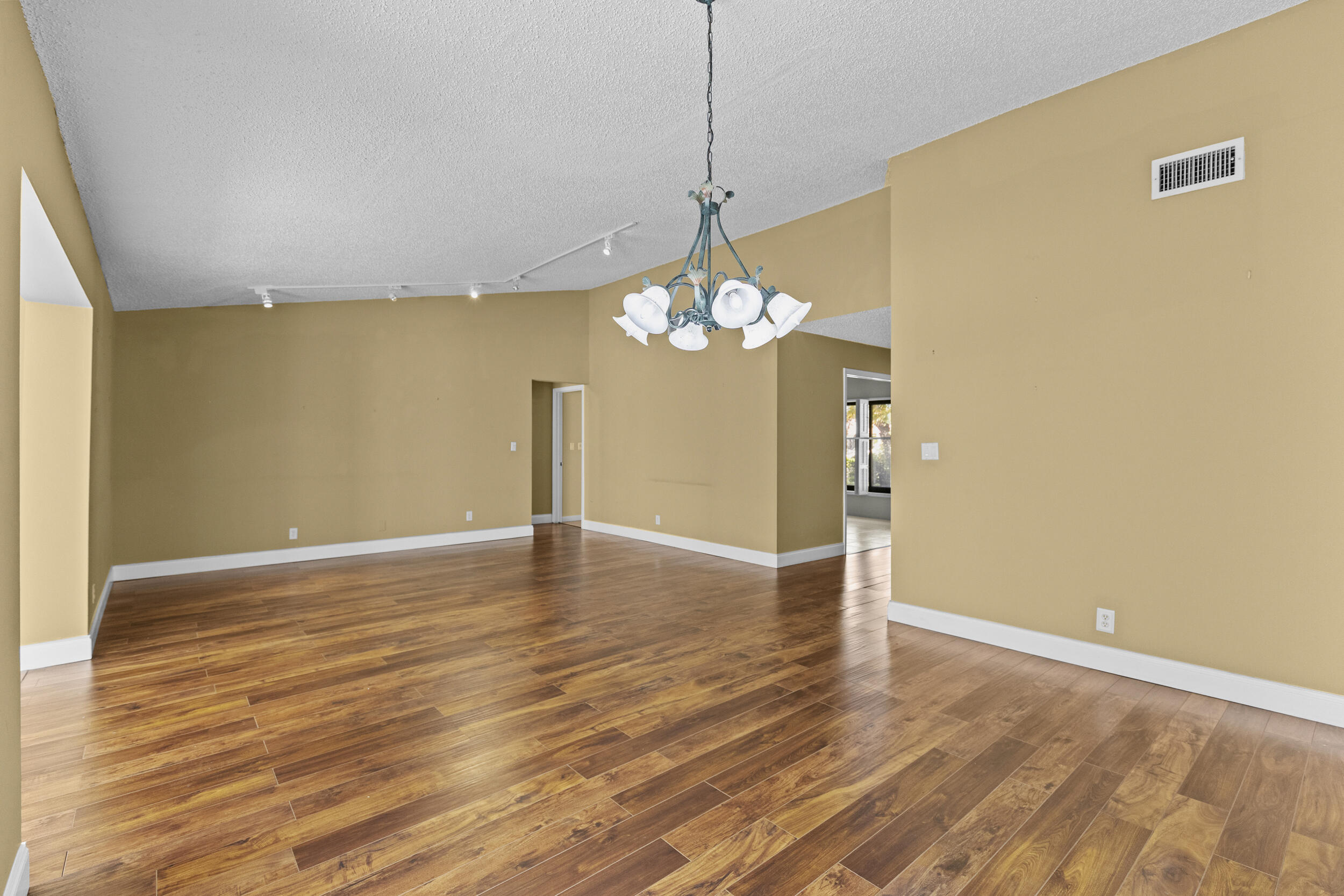 7974 Cloverfield Circle