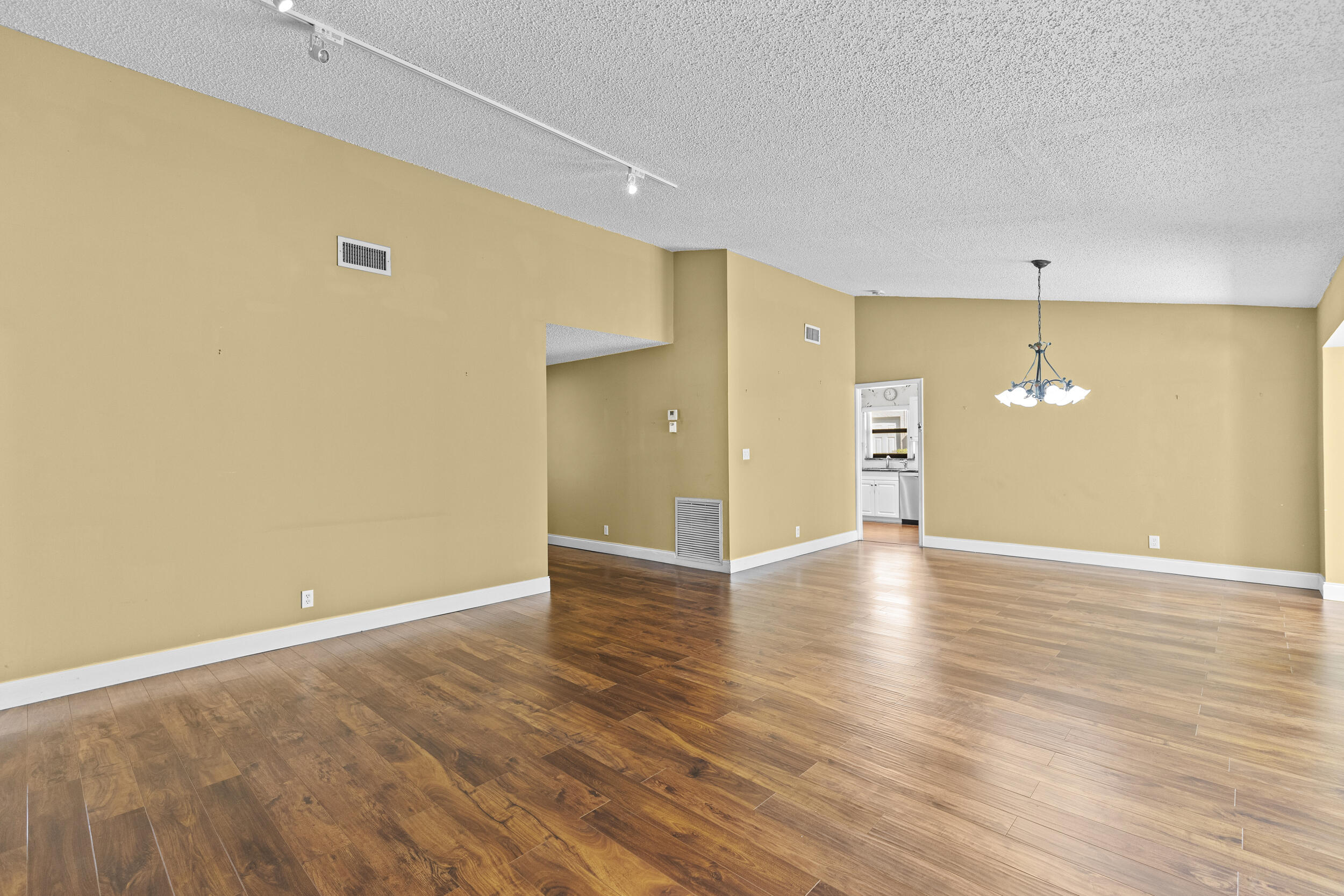 7974 Cloverfield Circle