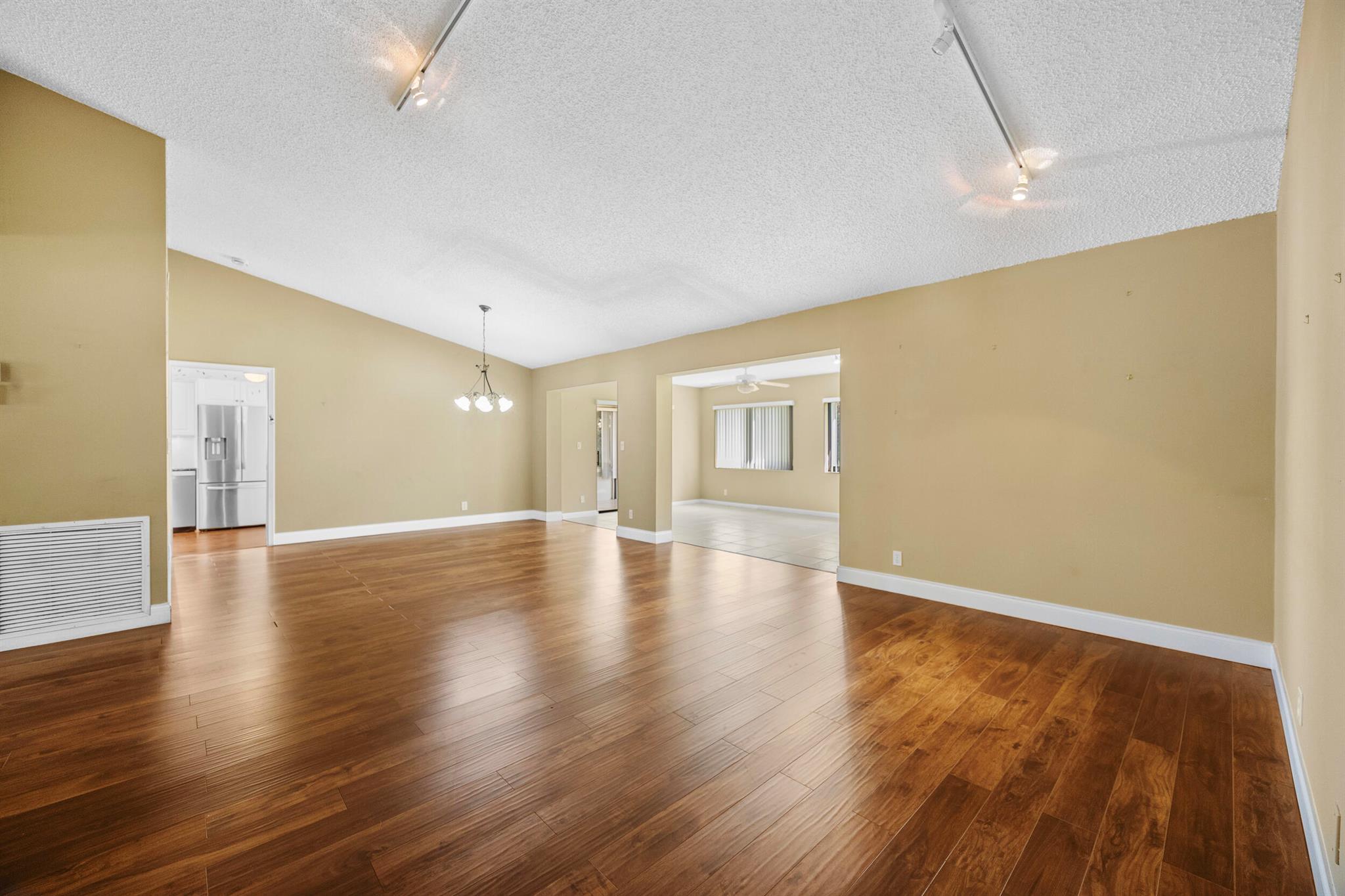 7974 Cloverfield Circle