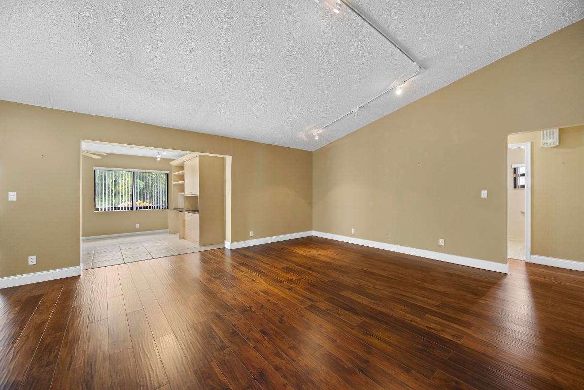 7974 Cloverfield Circle