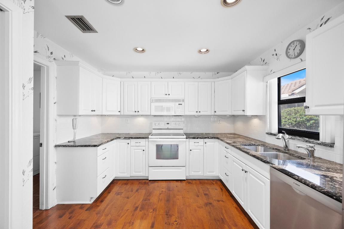 7974 Cloverfield Circle