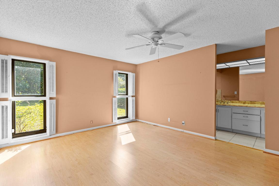 7974 Cloverfield Circle