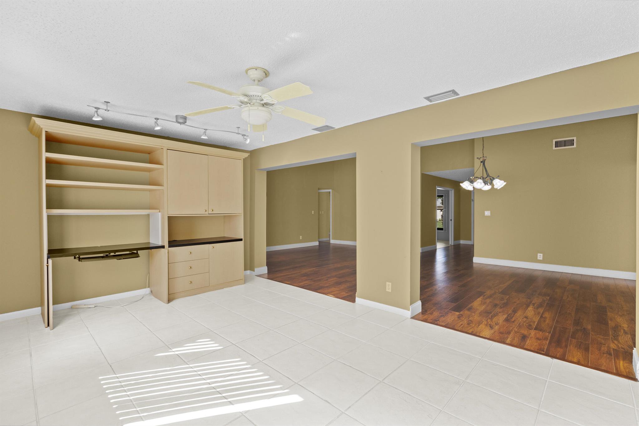 7974 Cloverfield Circle