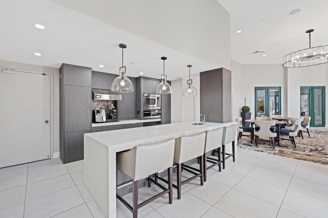 100 SE 5th Avenue 308