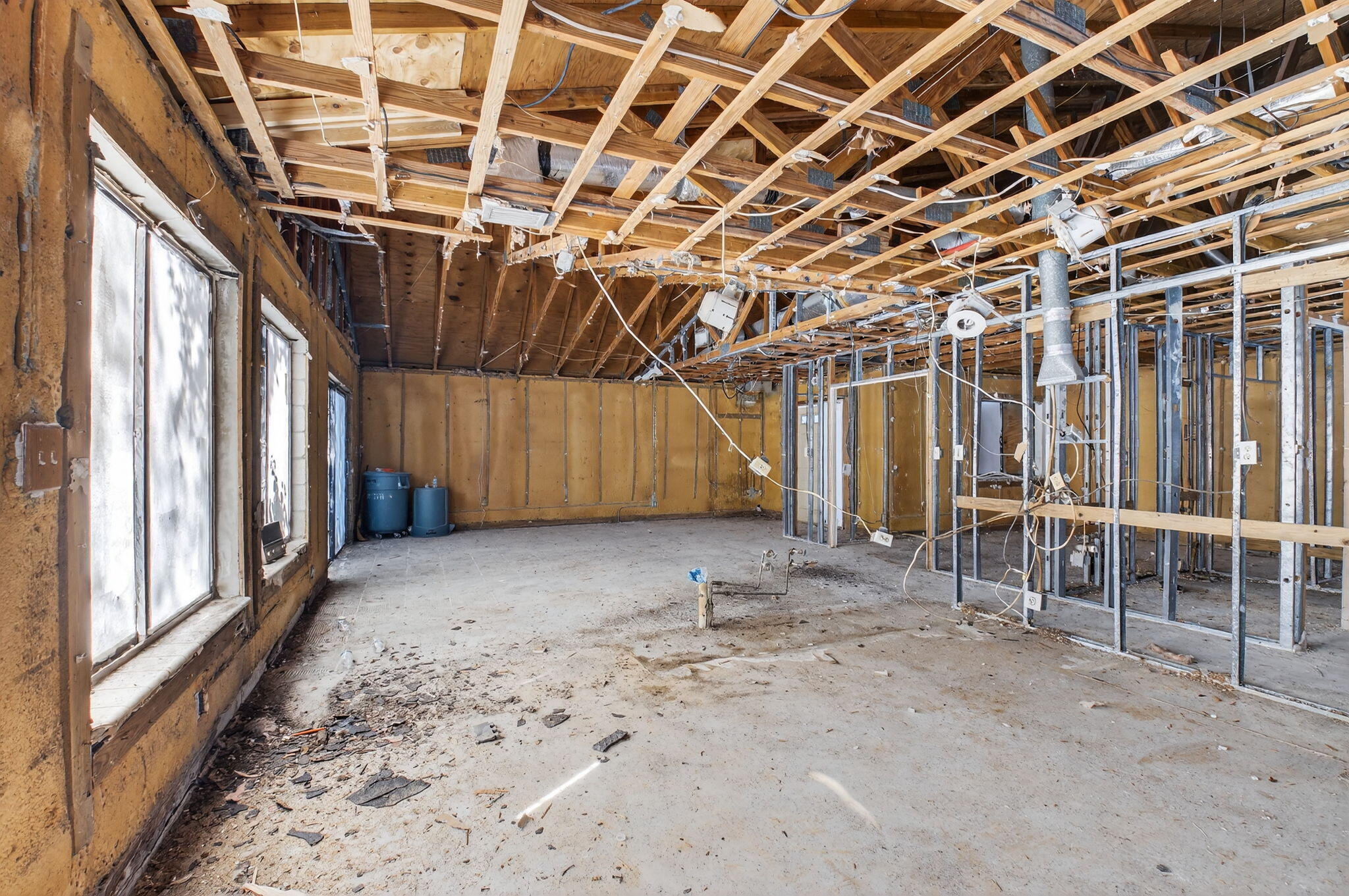 905 NW 21st Way