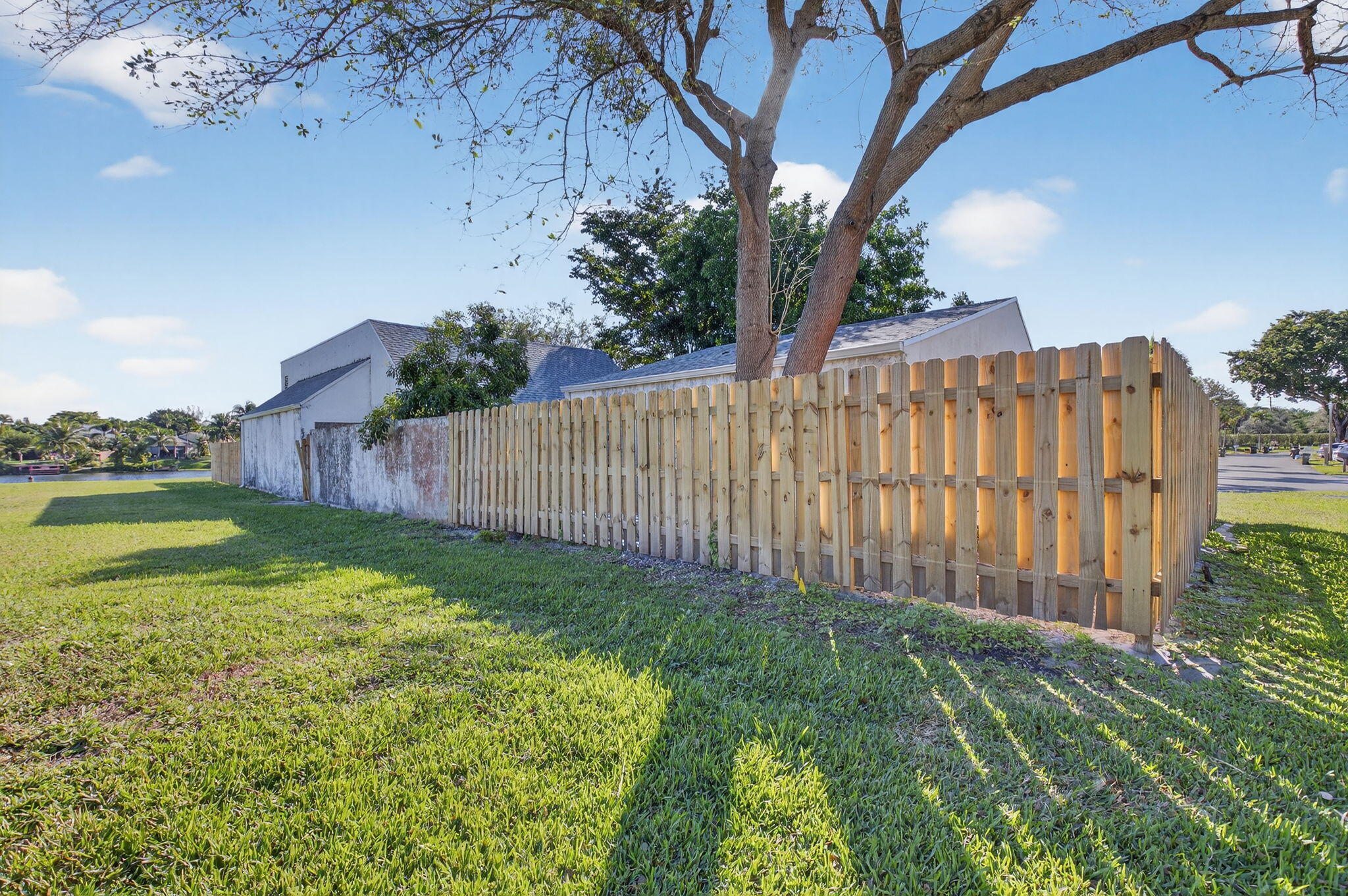 905 NW 21st Way