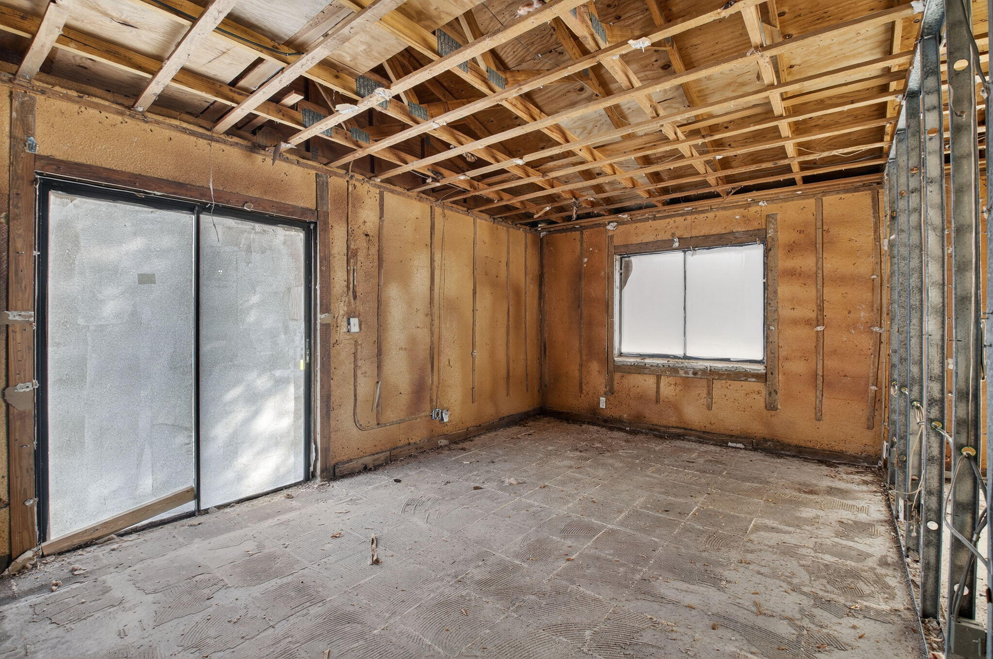 905 NW 21st Way