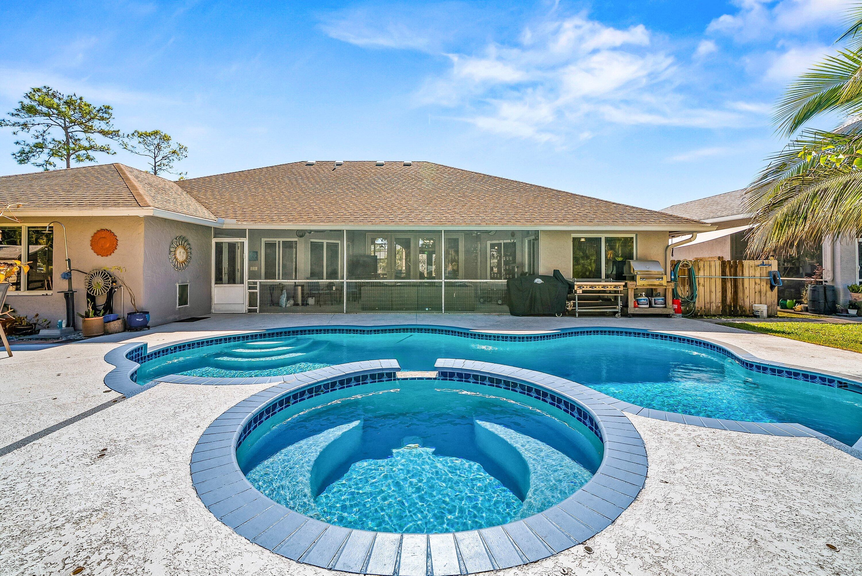 15929 86th Road N