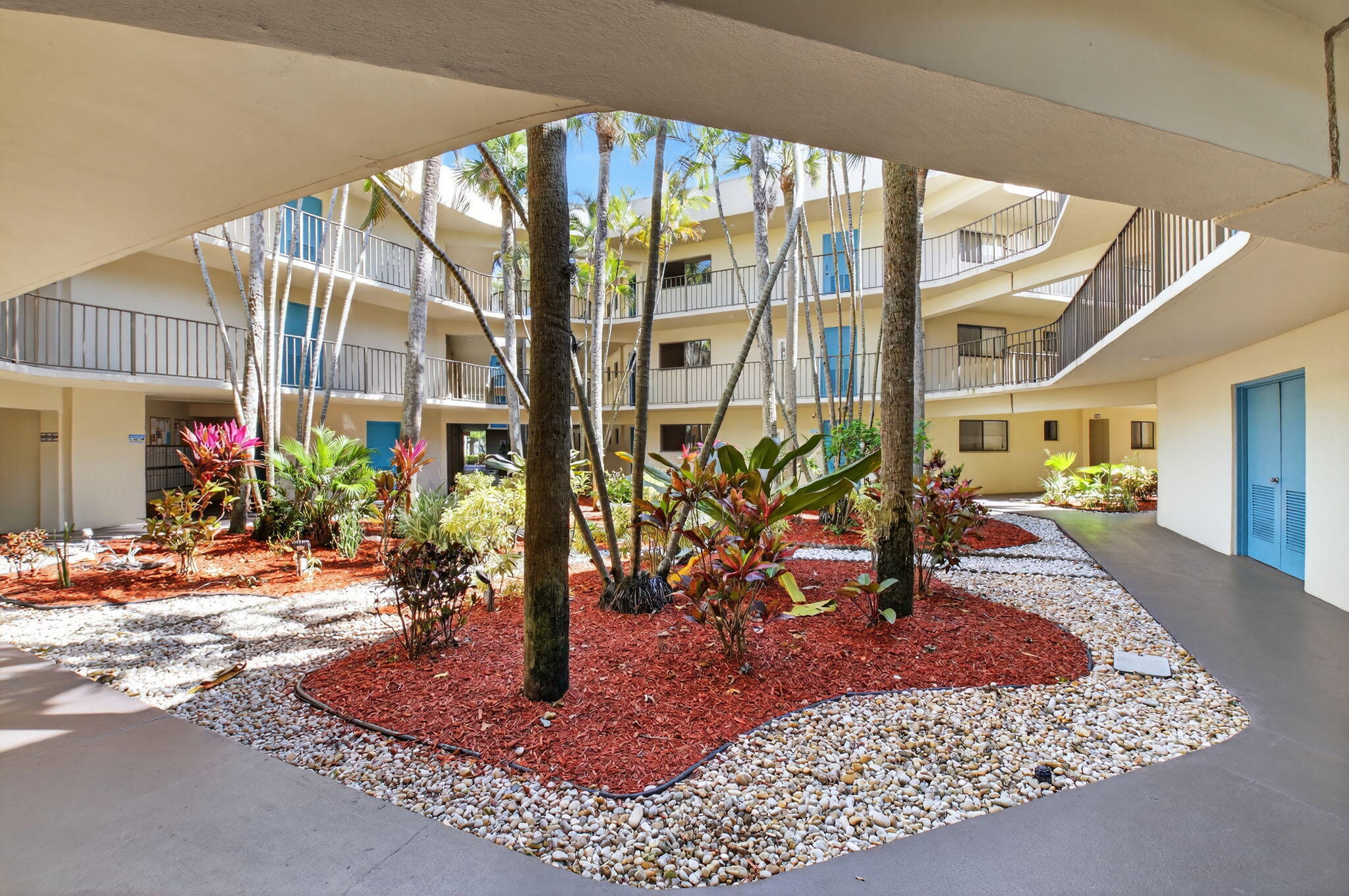 5190 Las Verdes Circle 120