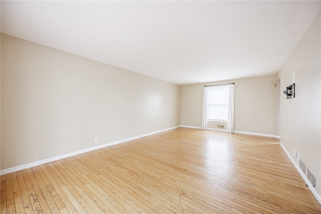 306 Applewood Drive