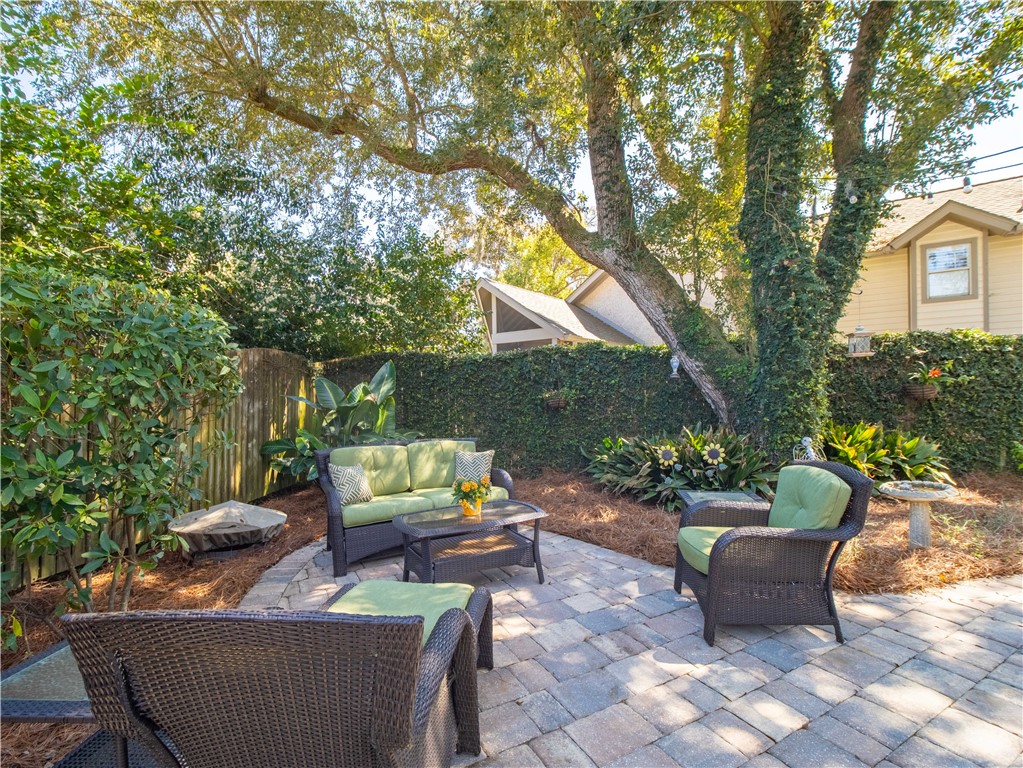 202 Grand Oaks Circle