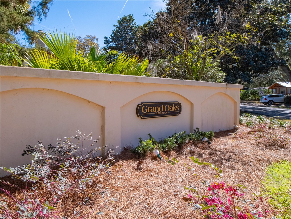 202 Grand Oaks Circle