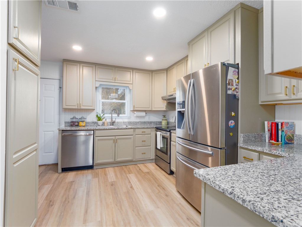 138 Crossbrook Drive