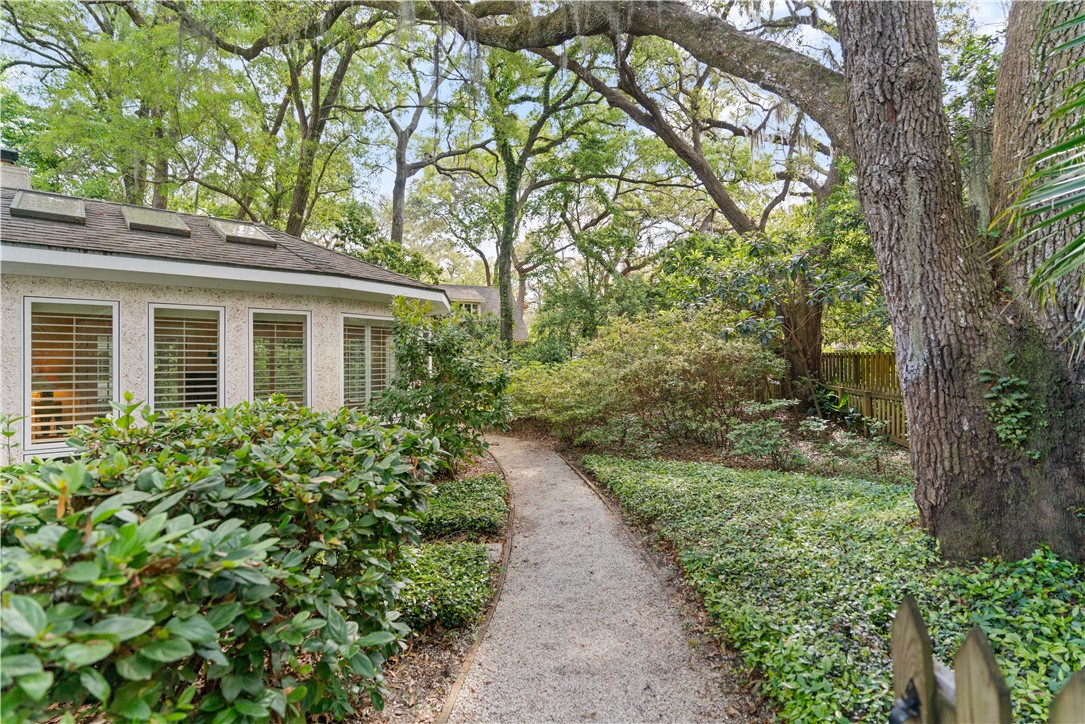 305 Mulberry Way