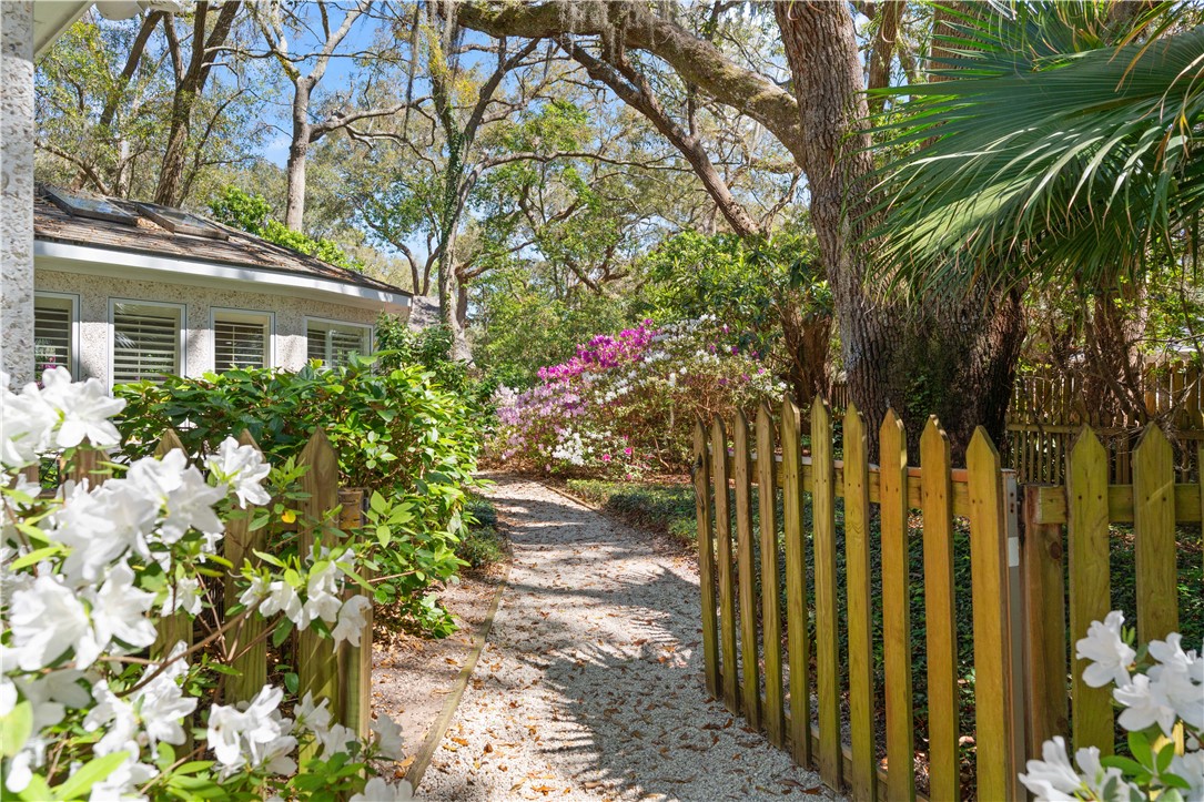 305 Mulberry Way