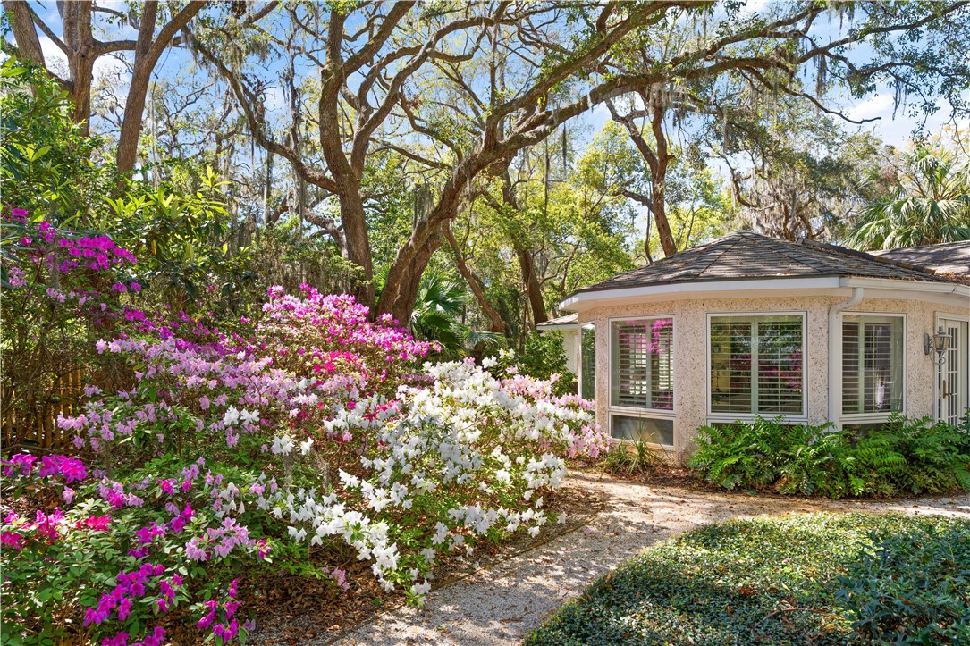 305 Mulberry Way