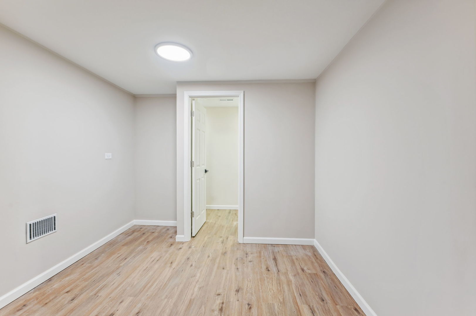 4326 N Kedvale Avenue Unit: D
