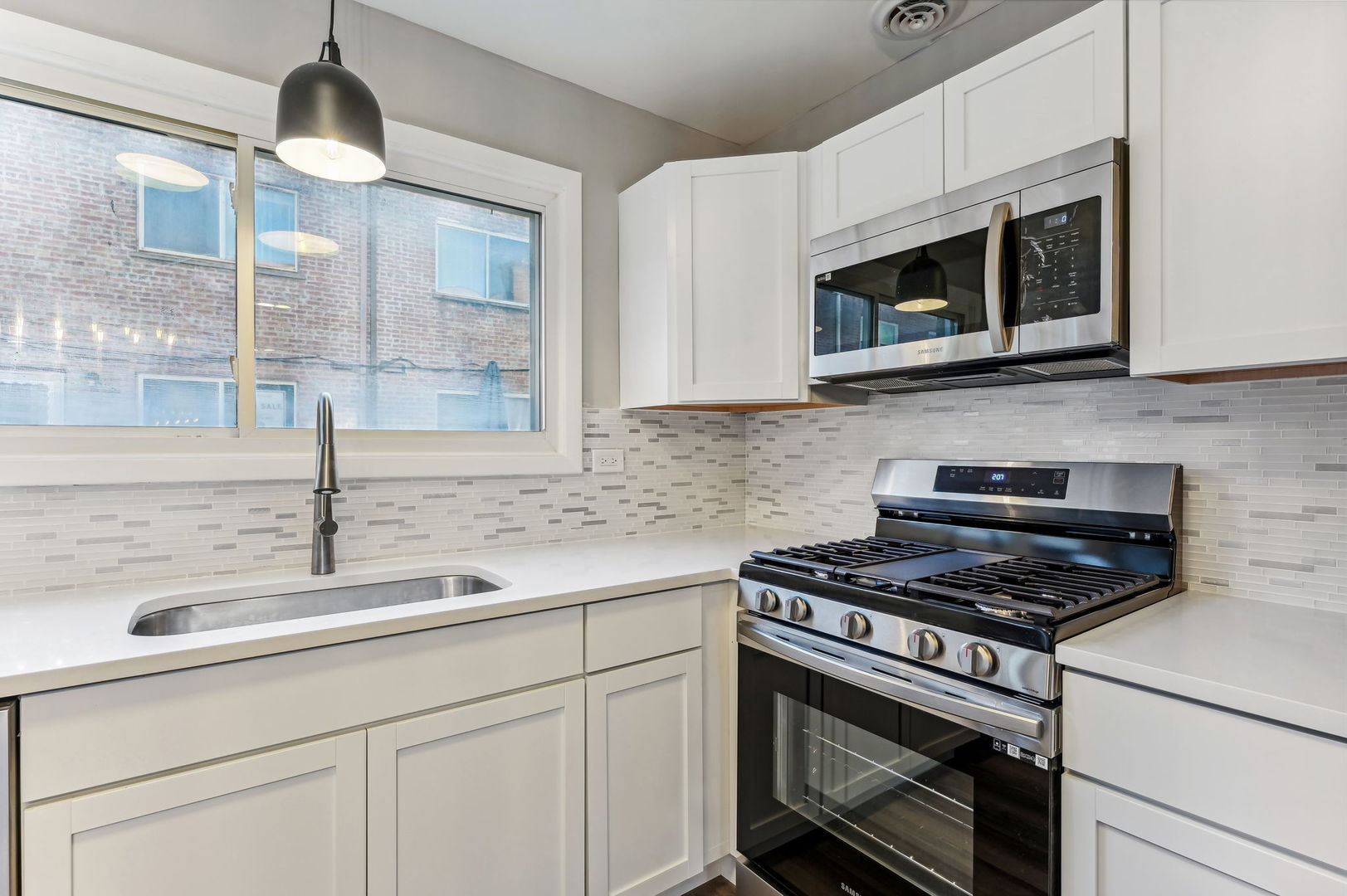 4326 N Kedvale Avenue Unit: D