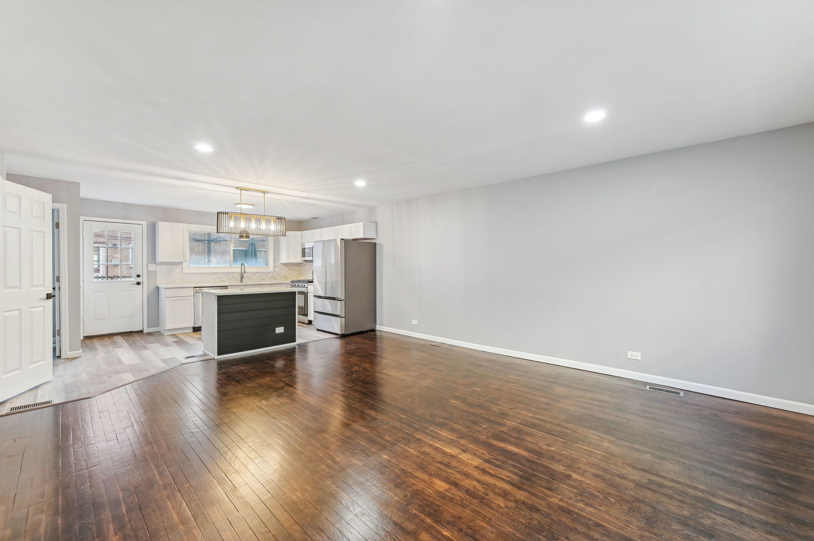 4326 N Kedvale Avenue Unit: D