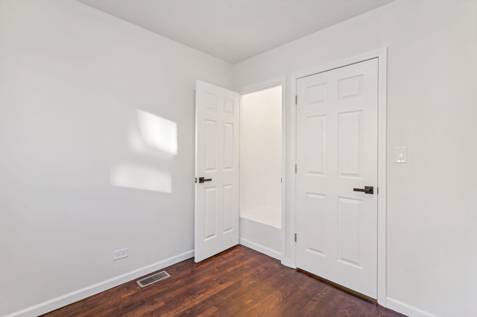 4326 N Kedvale Avenue Unit: D