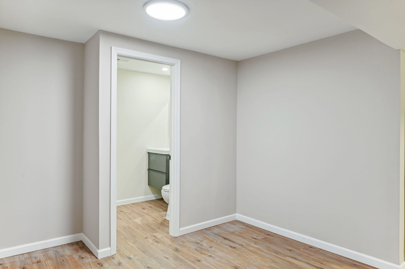 4326 N Kedvale Avenue Unit: D
