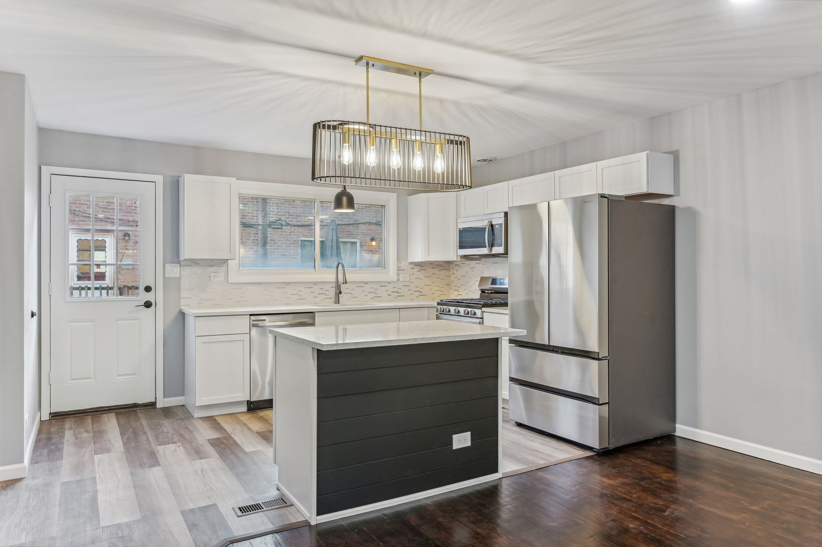 4326 N Kedvale Avenue Unit: D