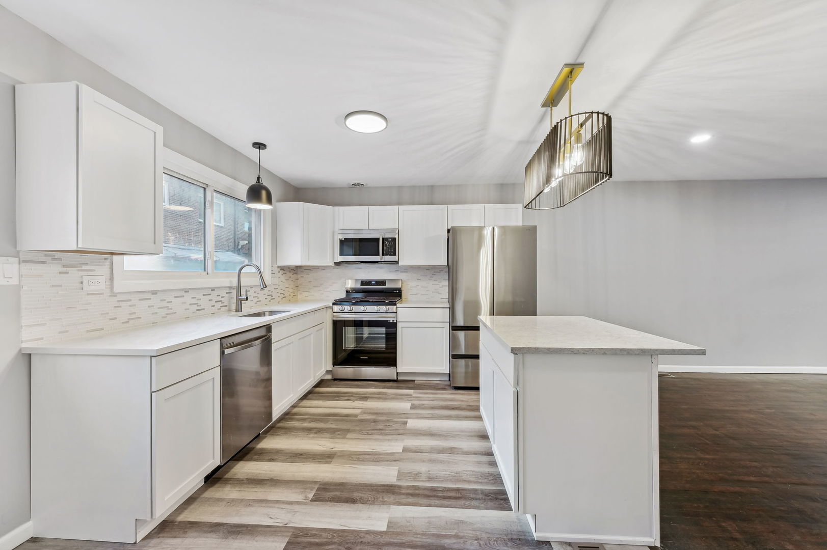 4326 N Kedvale Avenue Unit: D