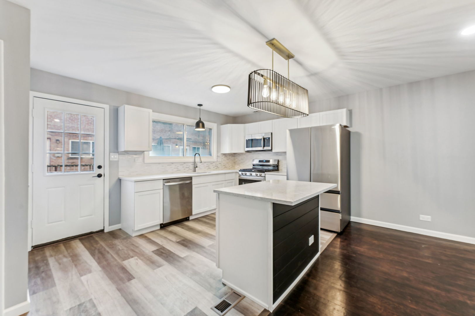 4326 N Kedvale Avenue Unit: D
