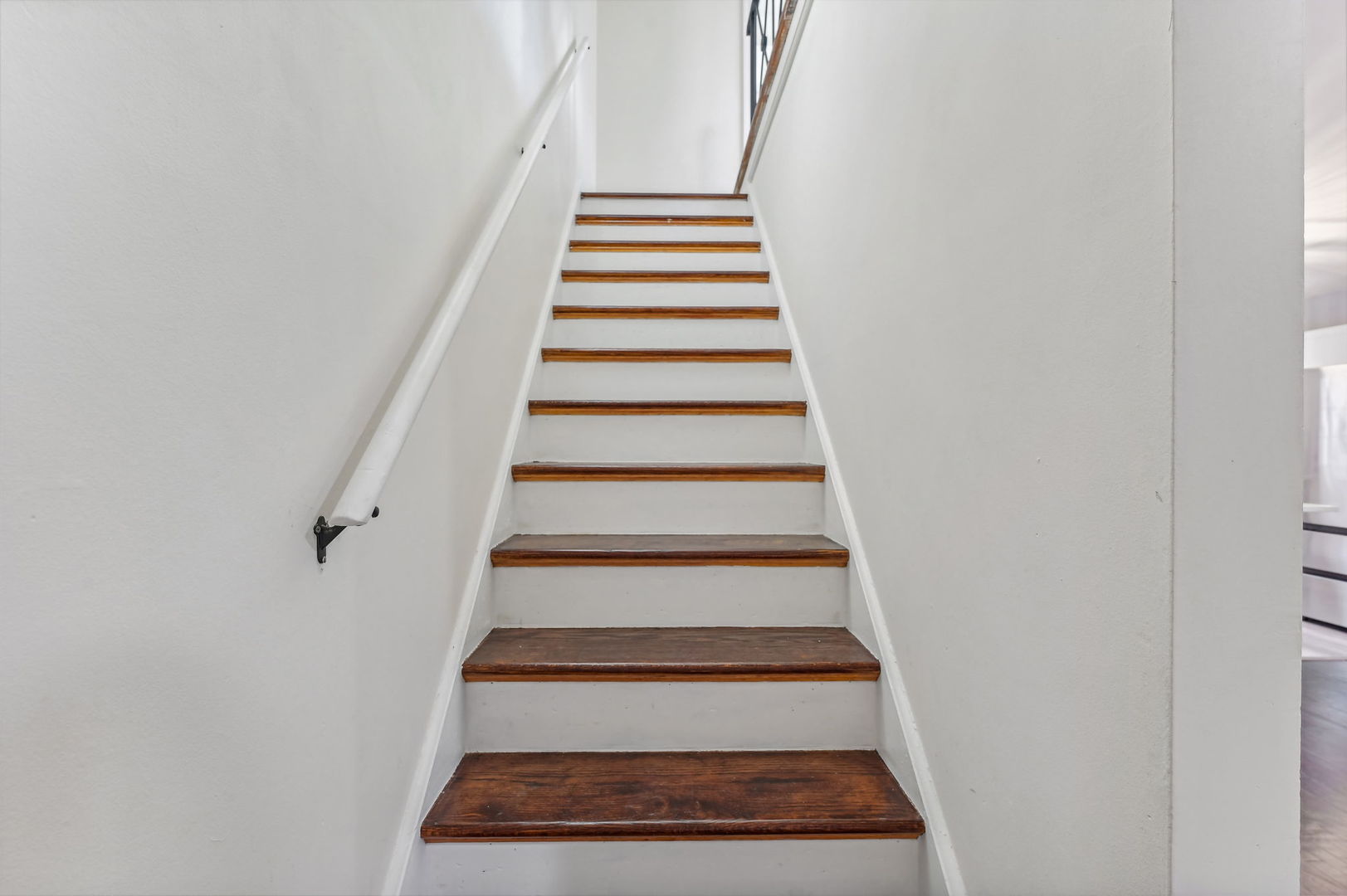 4326 N Kedvale Avenue Unit: D