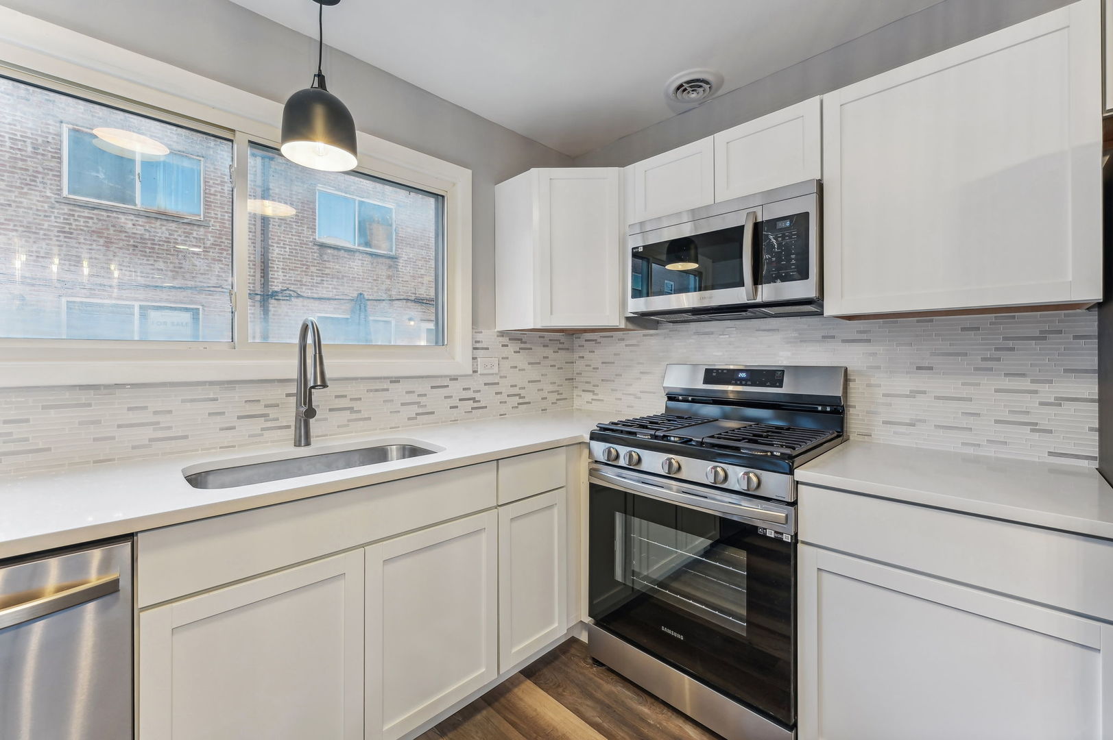 4326 N Kedvale Avenue Unit: D