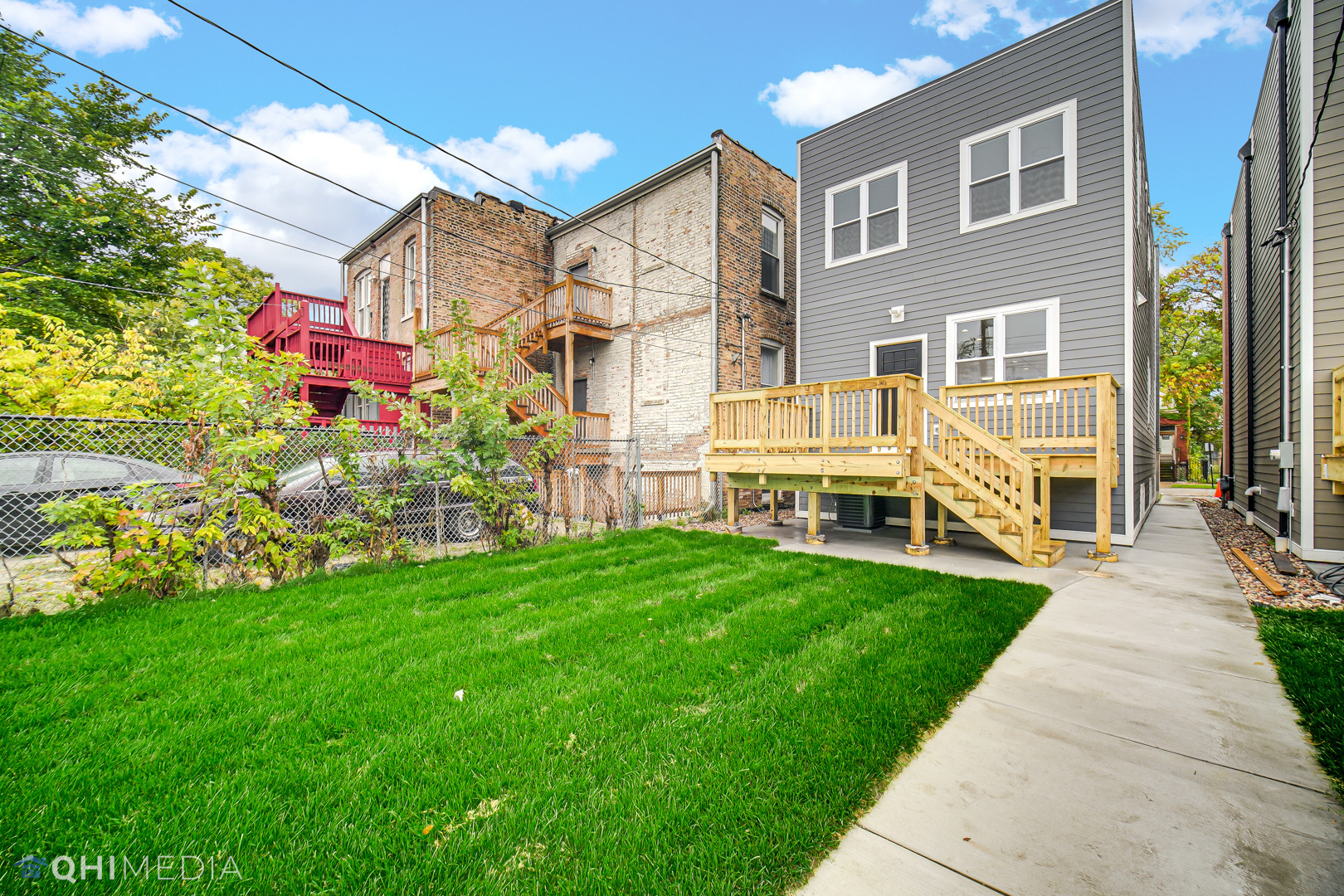 3264 W Walnut Street
