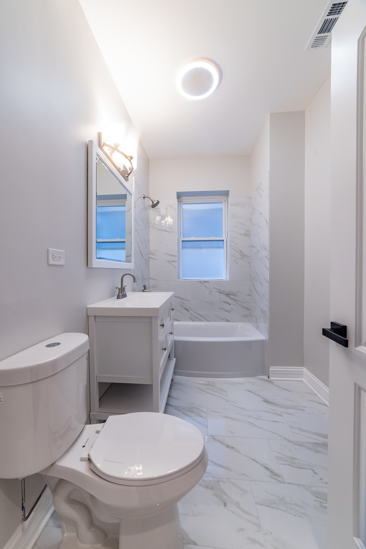 5824 S Michigan Avenue Unit: 3