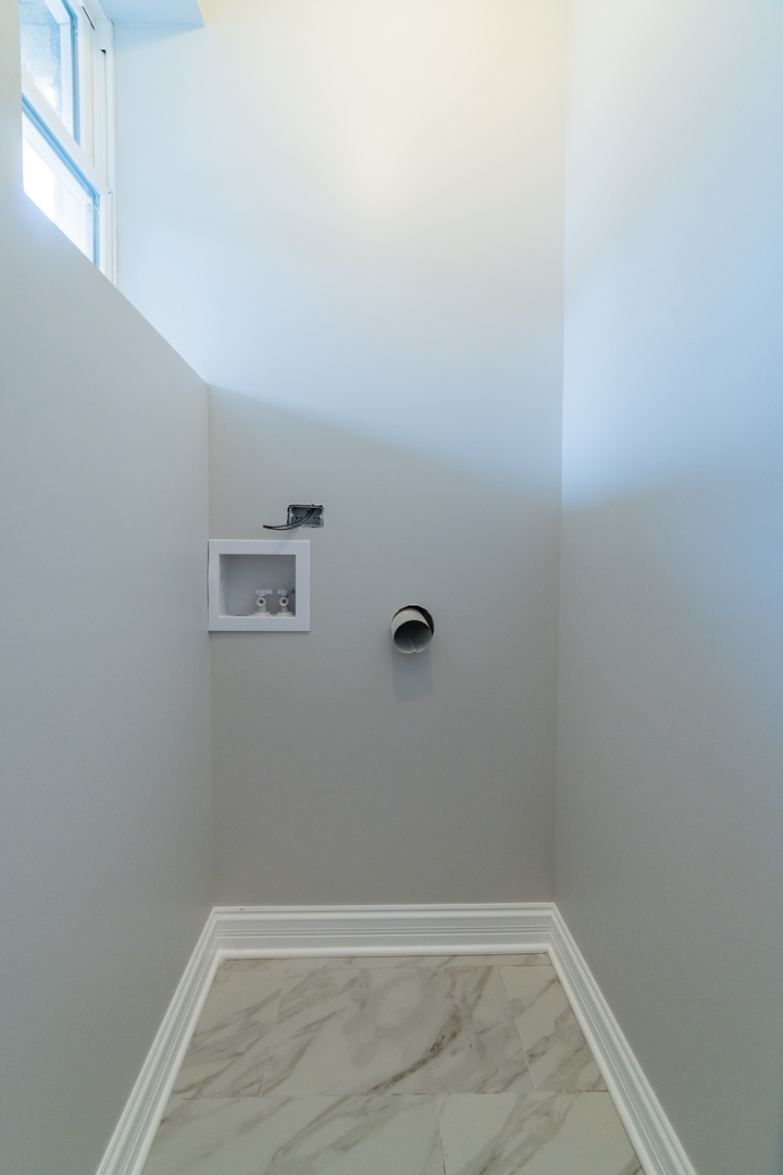 5824 S Michigan Avenue Unit: 3