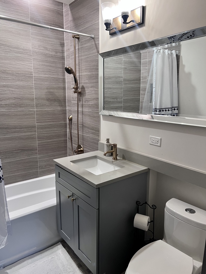 6512 S Minerva Avenue Unit: 3S