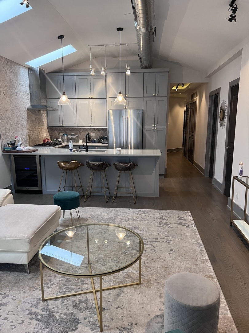 6512 S Minerva Avenue Unit: 3S