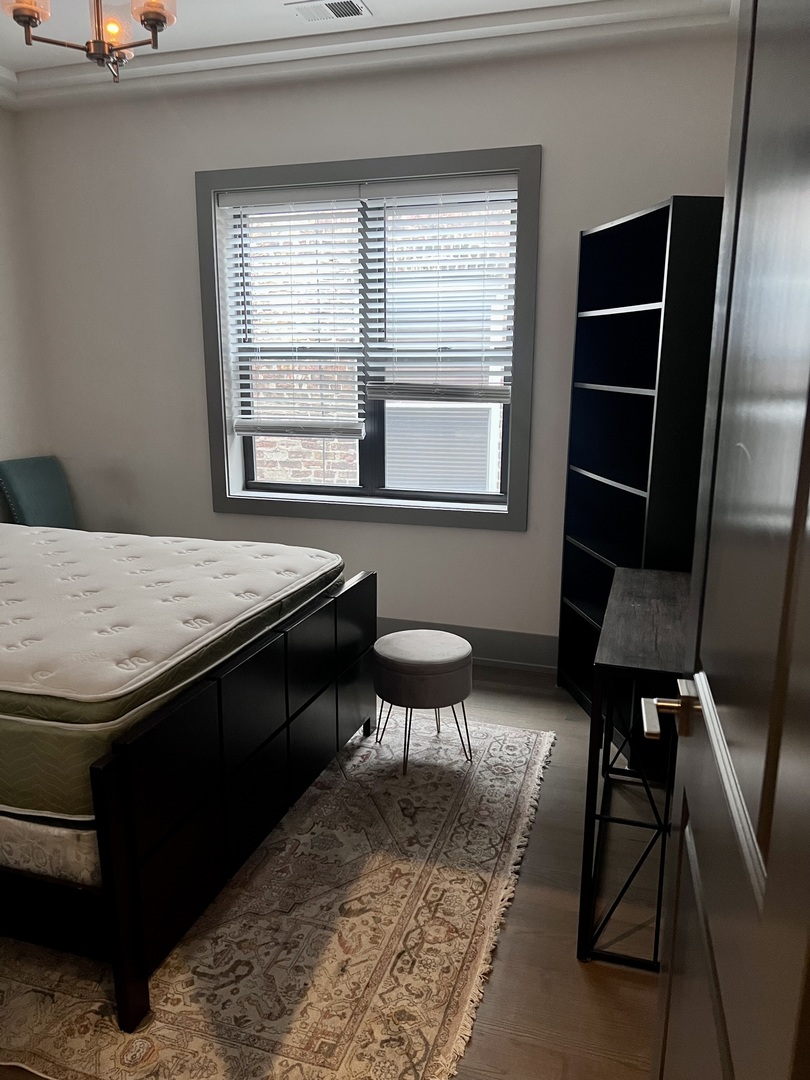 6512 S Minerva Avenue Unit: 3S