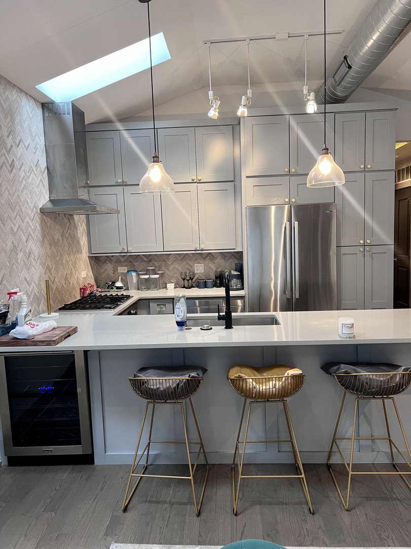 6512 S Minerva Avenue Unit: 3S