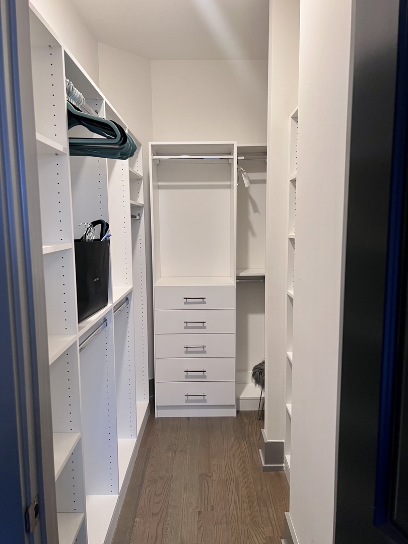6512 S Minerva Avenue Unit: 3S