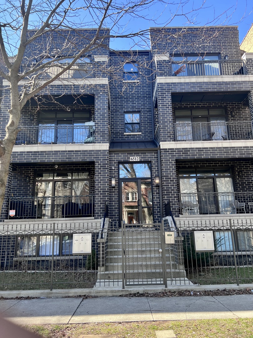 6512 S Minerva Avenue Unit: 3S