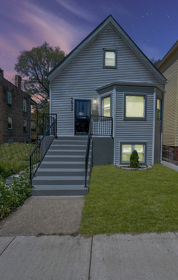 3032 E 79th Place