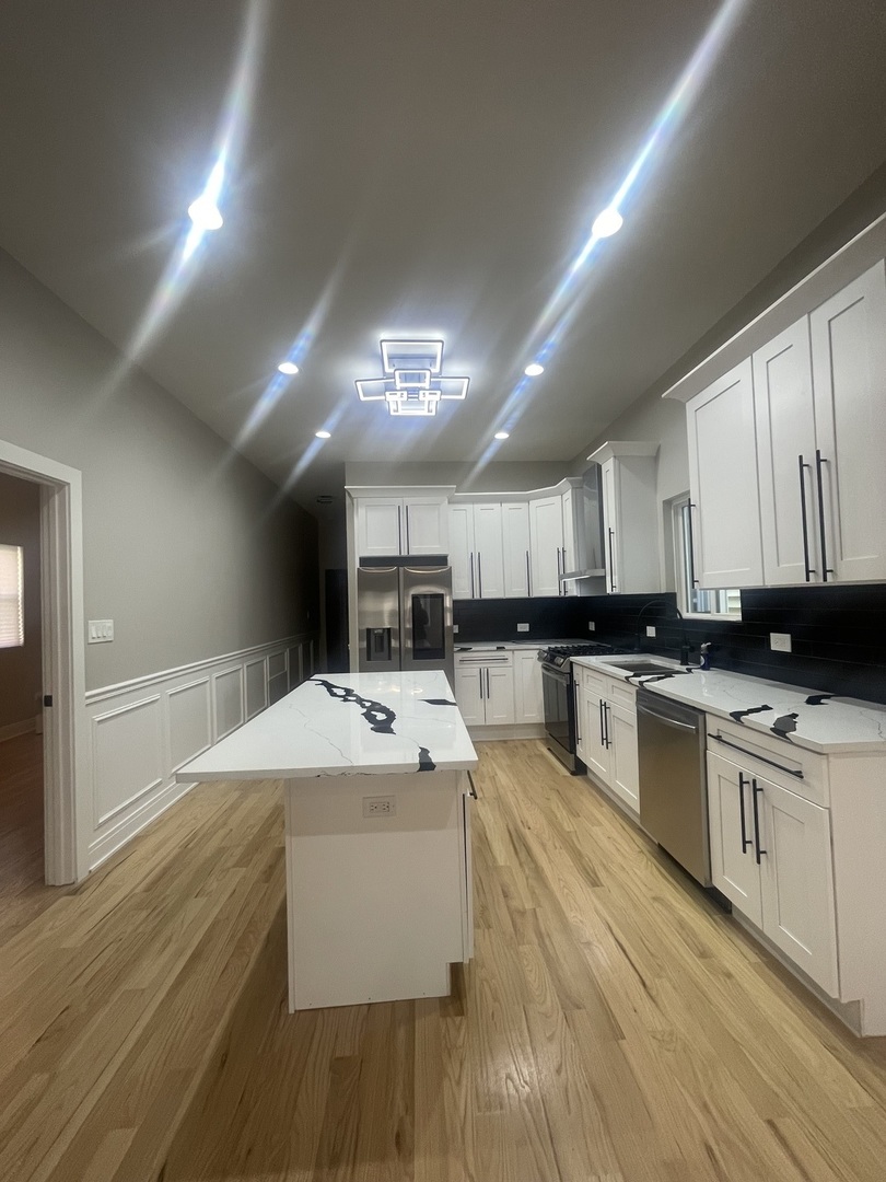 3032 E 79th Place