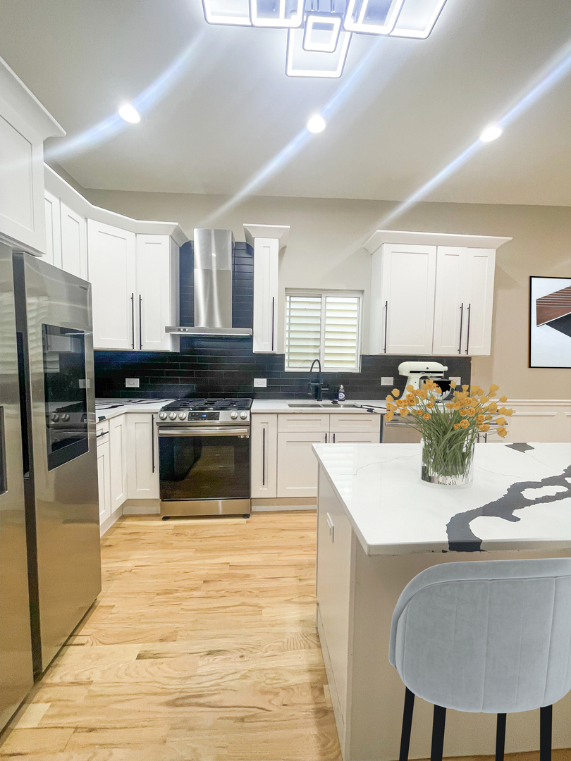 3032 E 79th Place