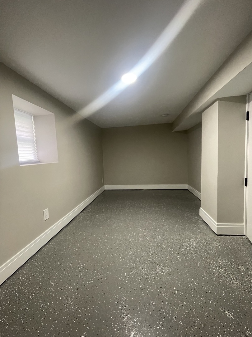3032 E 79th Place